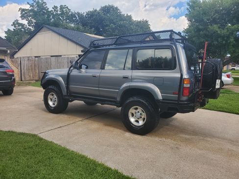 Used 1996 Toyota Land Cruiser image 2