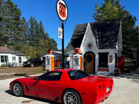 Used 2001 Chevrolet Corvette Z06 w/ Memory Pkg image 1
