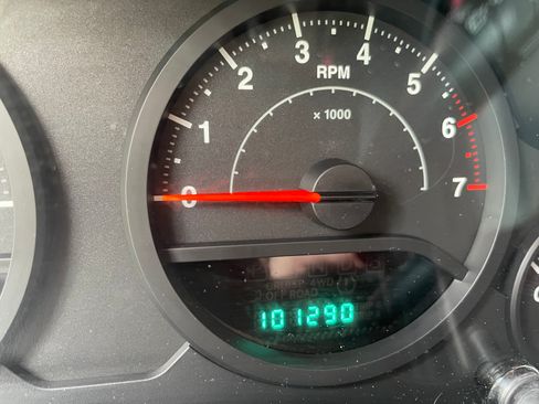 Used 2008 Jeep Wrangler X AWD/4WD image 6