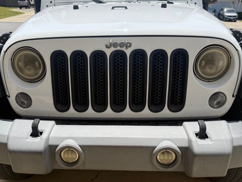 Used 2014 Jeep Wrangler Unlimited Sport w/ Max Tow Package AWD/4WD image 8