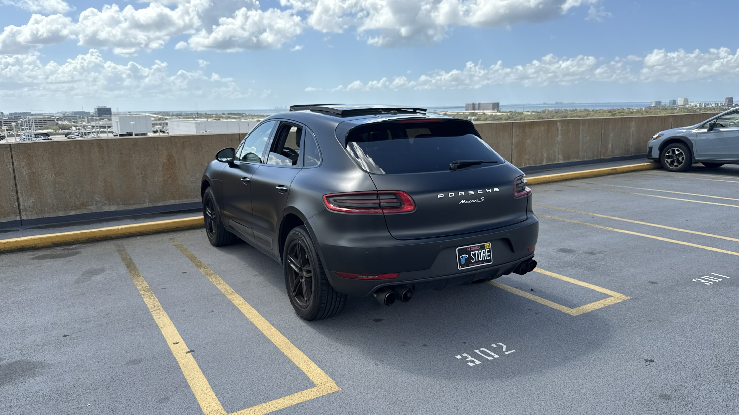 Used 2016 Porsche Macan S AWD/4WD image 1