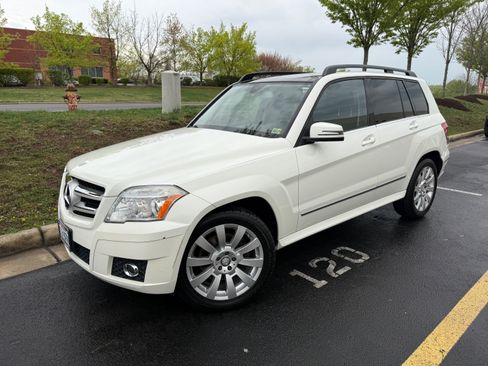 Used 2011 Mercedes-Benz GLK 350 4MATIC image 1