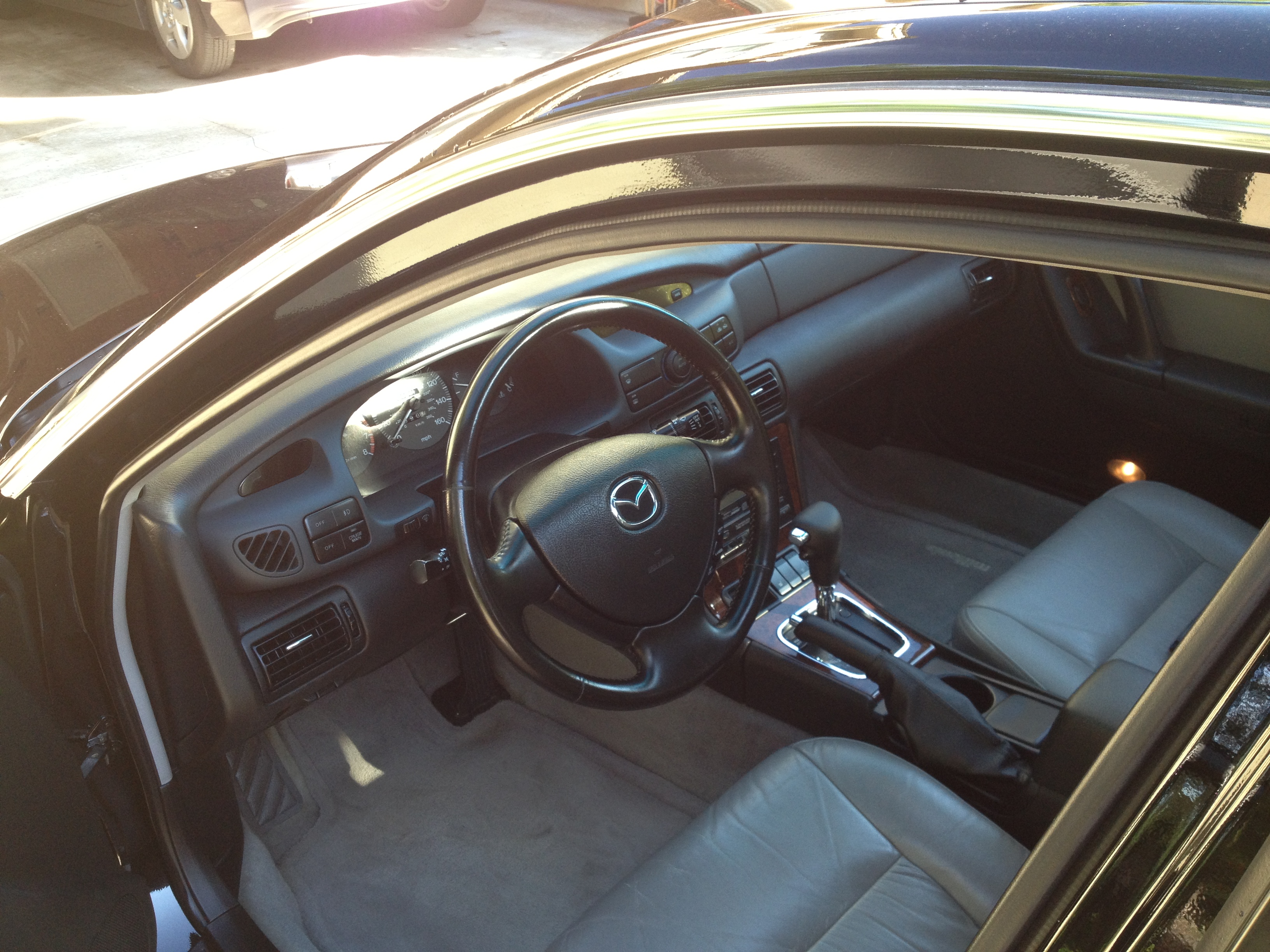 Used 2000 MAZDA Millenia FWD image 4