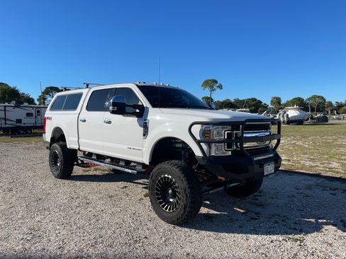 Used 2018 Ford F350 XLT w/ XLT Premium Package image 2