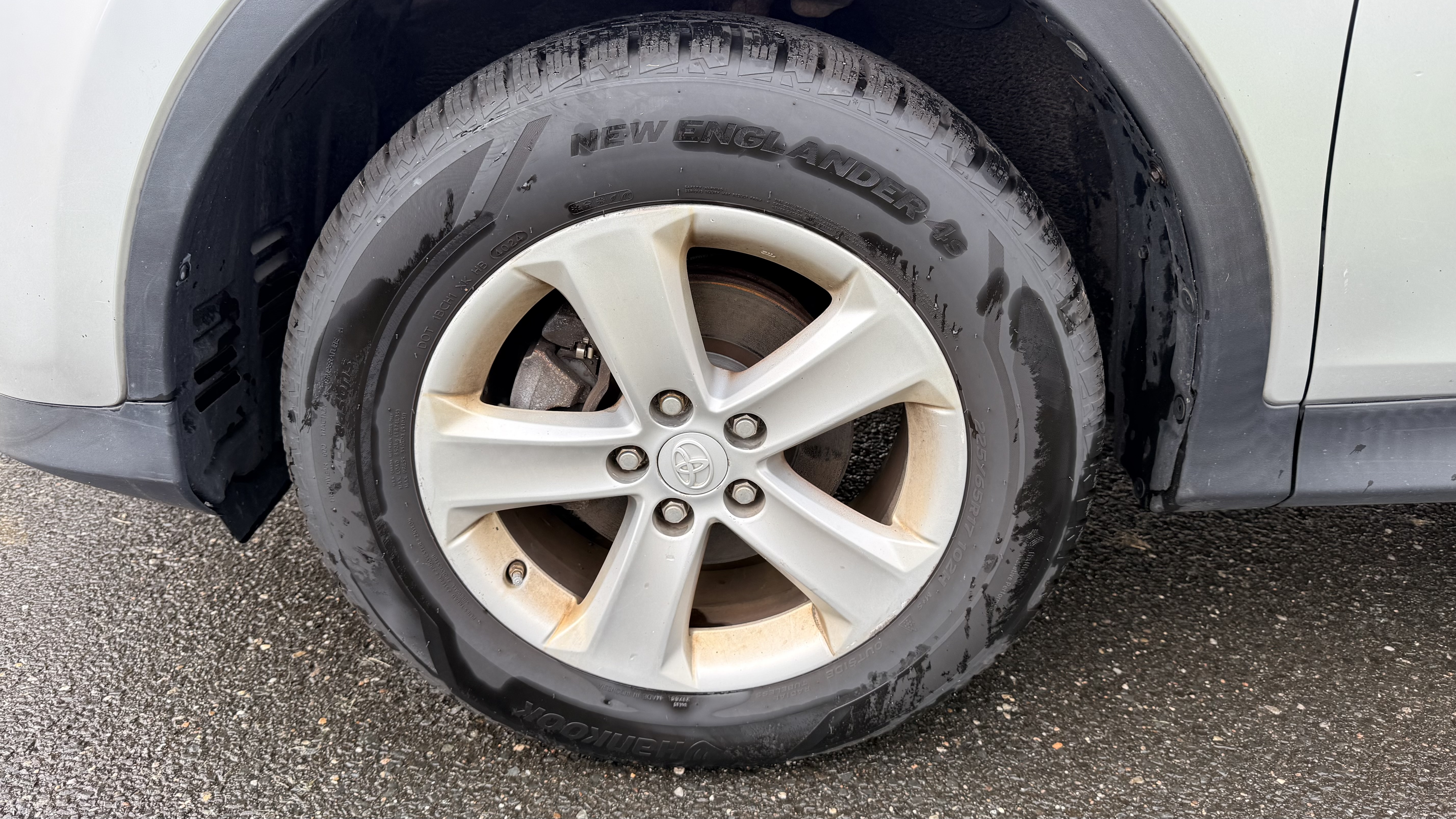 Used 2014 Toyota RAV4 XLE AWD/4WD image 12