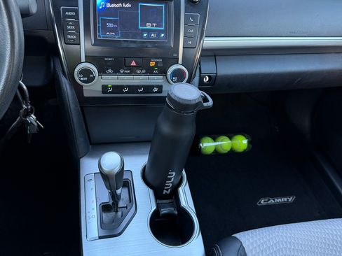 Used 2012 Toyota Camry SE image 8