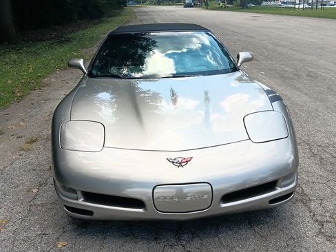 Used 2000 Chevrolet Corvette Convertible w/ Memory Pkg RWD image 26