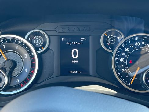 Used 2019 RAM 2500 Tradesman w/ Chrome Appearance Group image 12