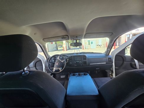 Used 2012 GMC Sierra 2500 SLE w/ SLE Preferred Package image 9