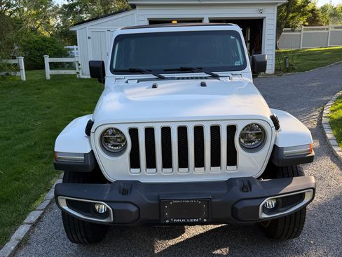 Used 2020 Jeep Wrangler Unlimited Sahara AWD/4WD image 8