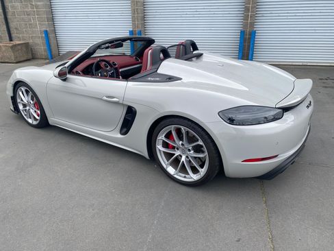 Used 2022 Porsche 718 Boxster Spyder image 9