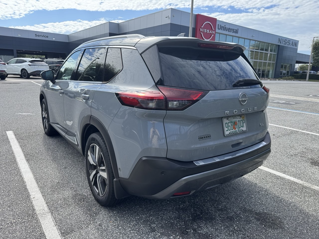 Used 2022 Nissan Rogue SL w/ SL Premium Package FWD image 5