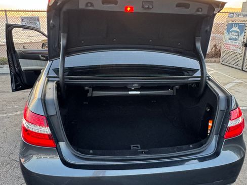 Used 2013 Mercedes-Benz E 350 4MATIC Sedan image 11