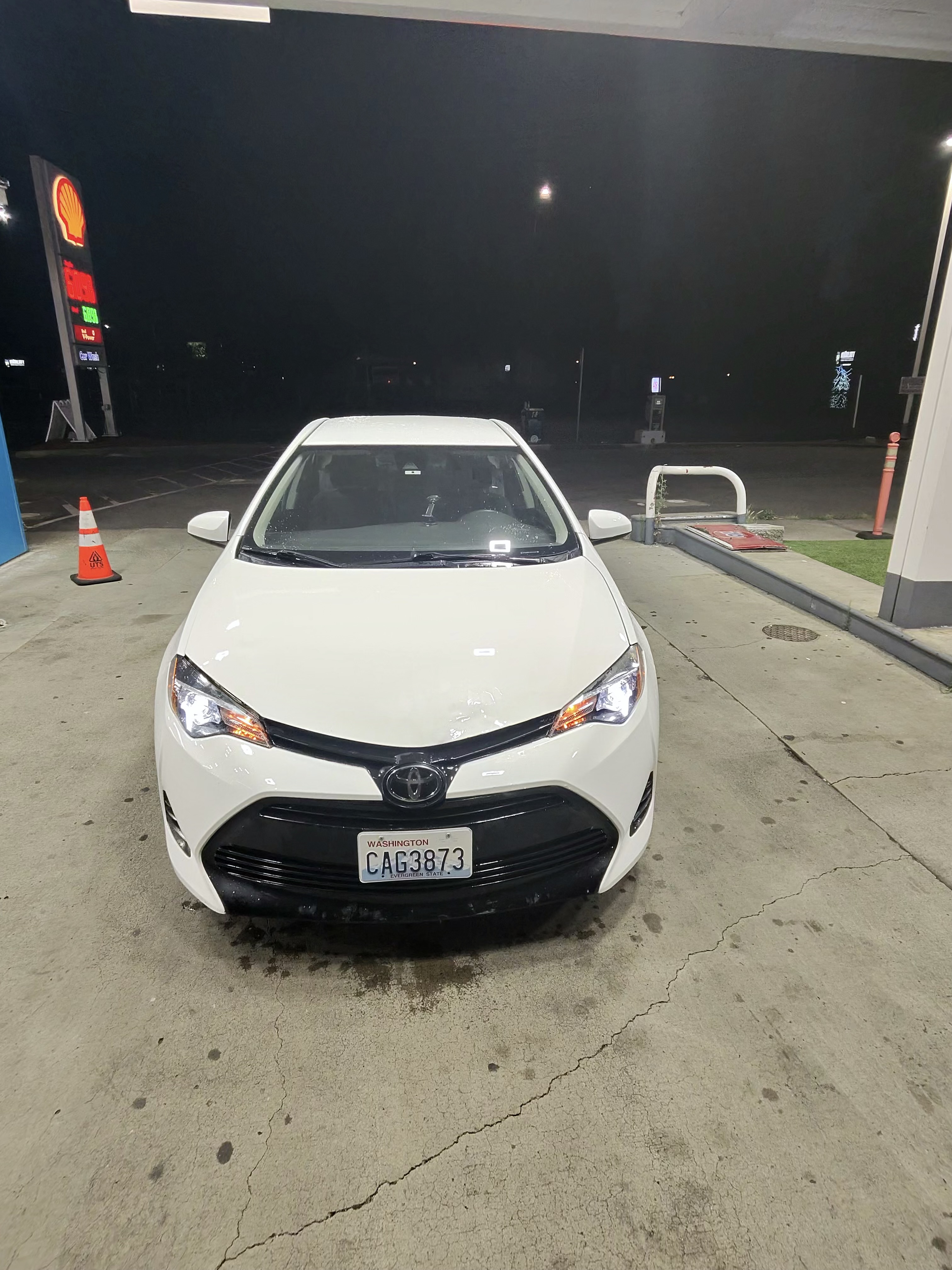 Used 2019 Toyota Corolla LE FWD image 2