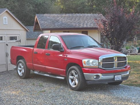 Used 2006 Dodge Ram 1500 Truck SLT w/ Quad Cab Big Horn Value Group image 2