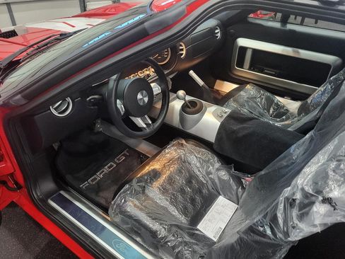 Used 2005 Ford GT image 16