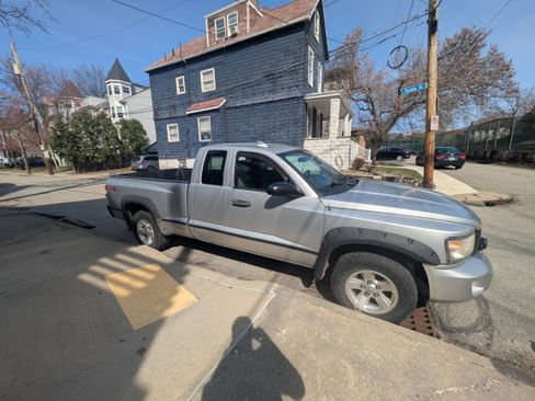 Used 2009 Dodge Dakota ST w/ Exterior Appearance Group image 5