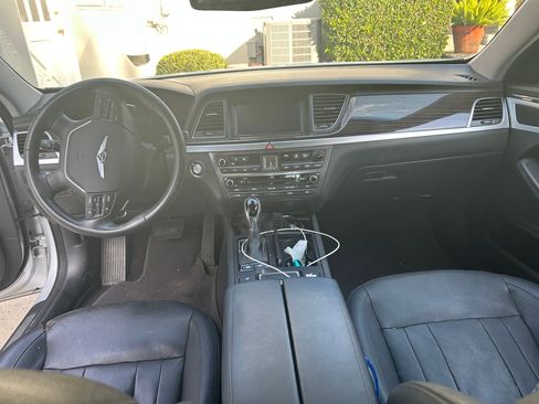 Used 2017 Genesis G80 3.8 RWD image 6