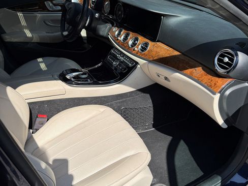 Used 2017 Mercedes-Benz E 300 E 300 4MATIC Sedan 4D image 6