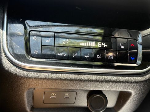 Used 2025 Nissan Armada Platinum Reserve AWD/4WD image 15