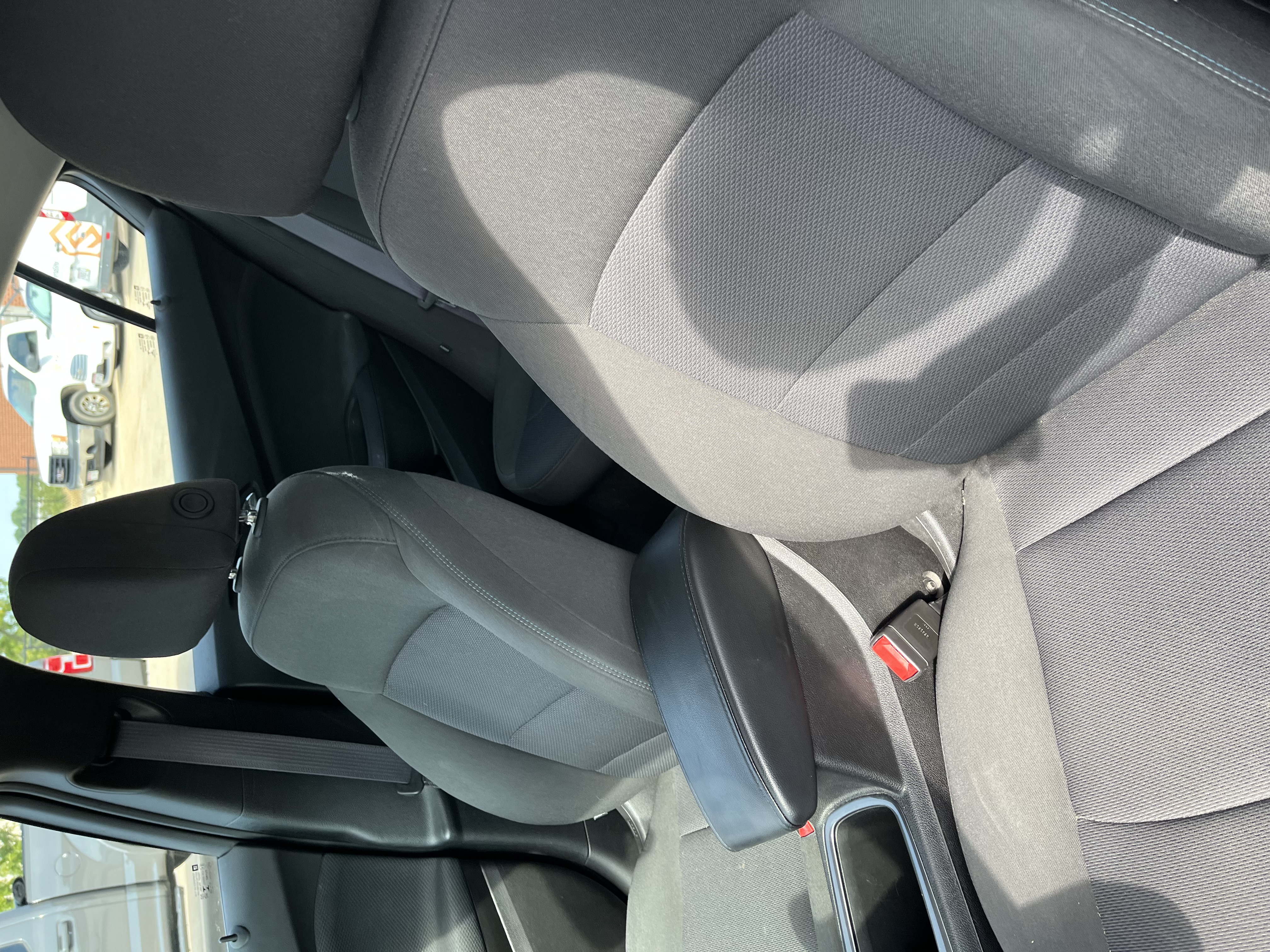 Used 2017 Chevrolet Cruze LT w/ Convenience Package FWD image 9