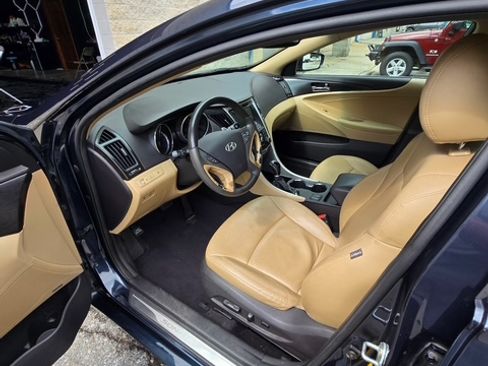 Used 2011 Hyundai Sonata Limited w/ Navigation Pkg 5 image 10