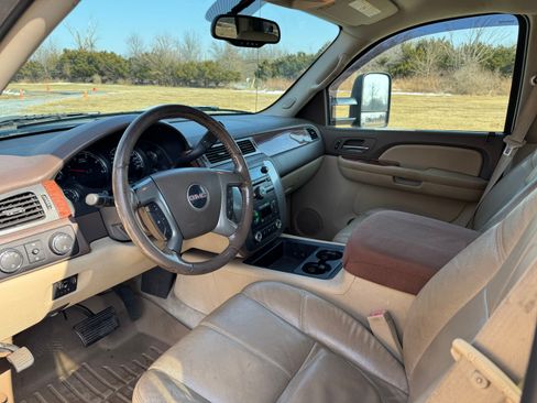 Used 2007 GMC Sierra 2500 SLT w/ Convenience Package image 9