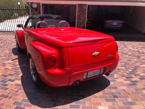 Used 2005 Chevrolet SSR Convertible Pickup 2D w/ Preferred Equipment Group image 6