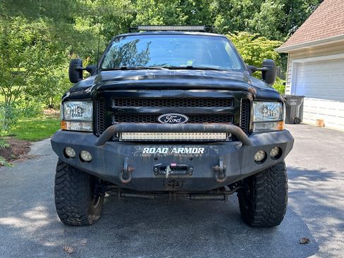 Used 2000 Ford Excursion Limited AWD/4WD image 9