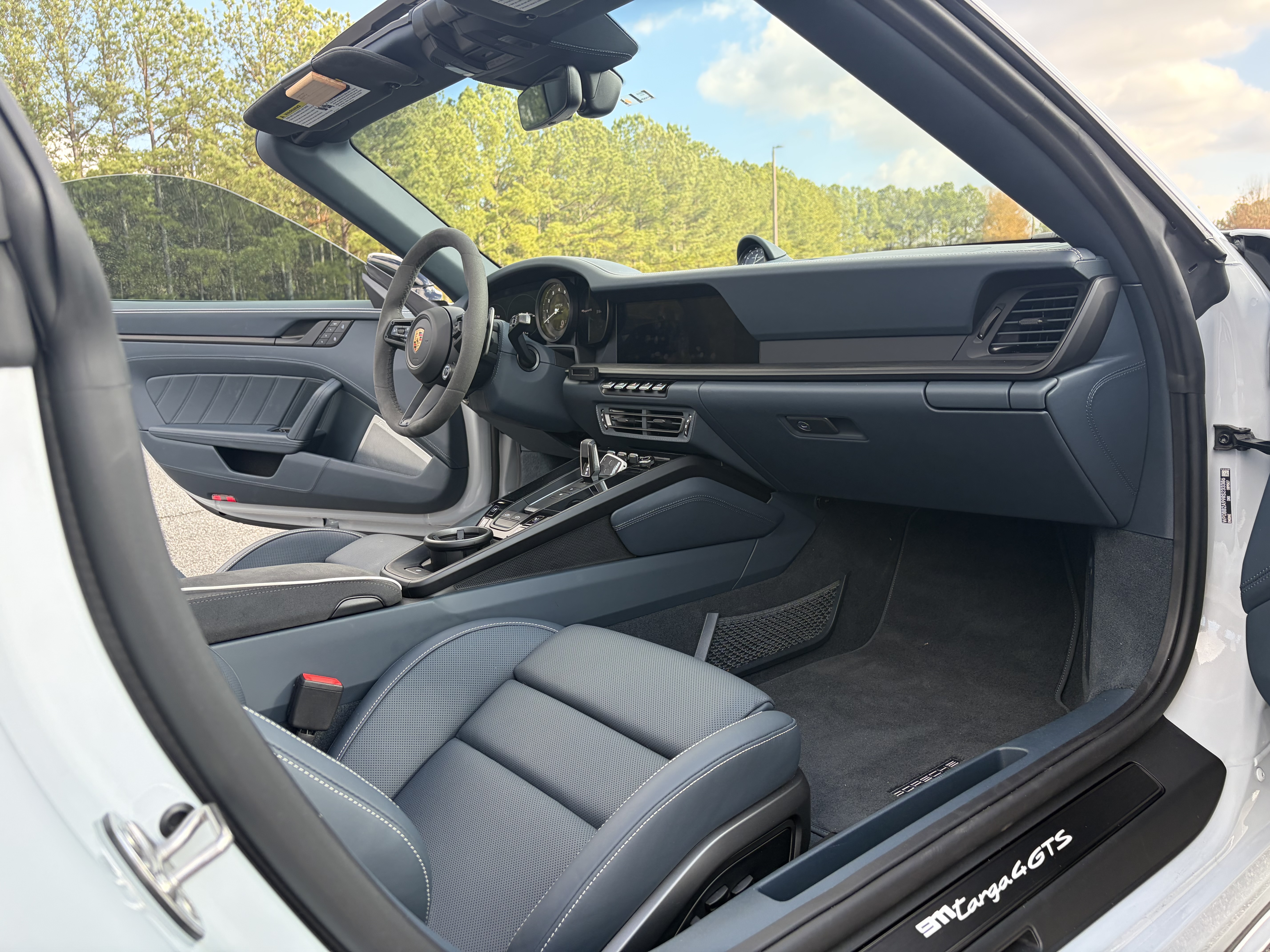 Used 2024 Porsche 911 Targa 4 GTS AWD/4WD image 2