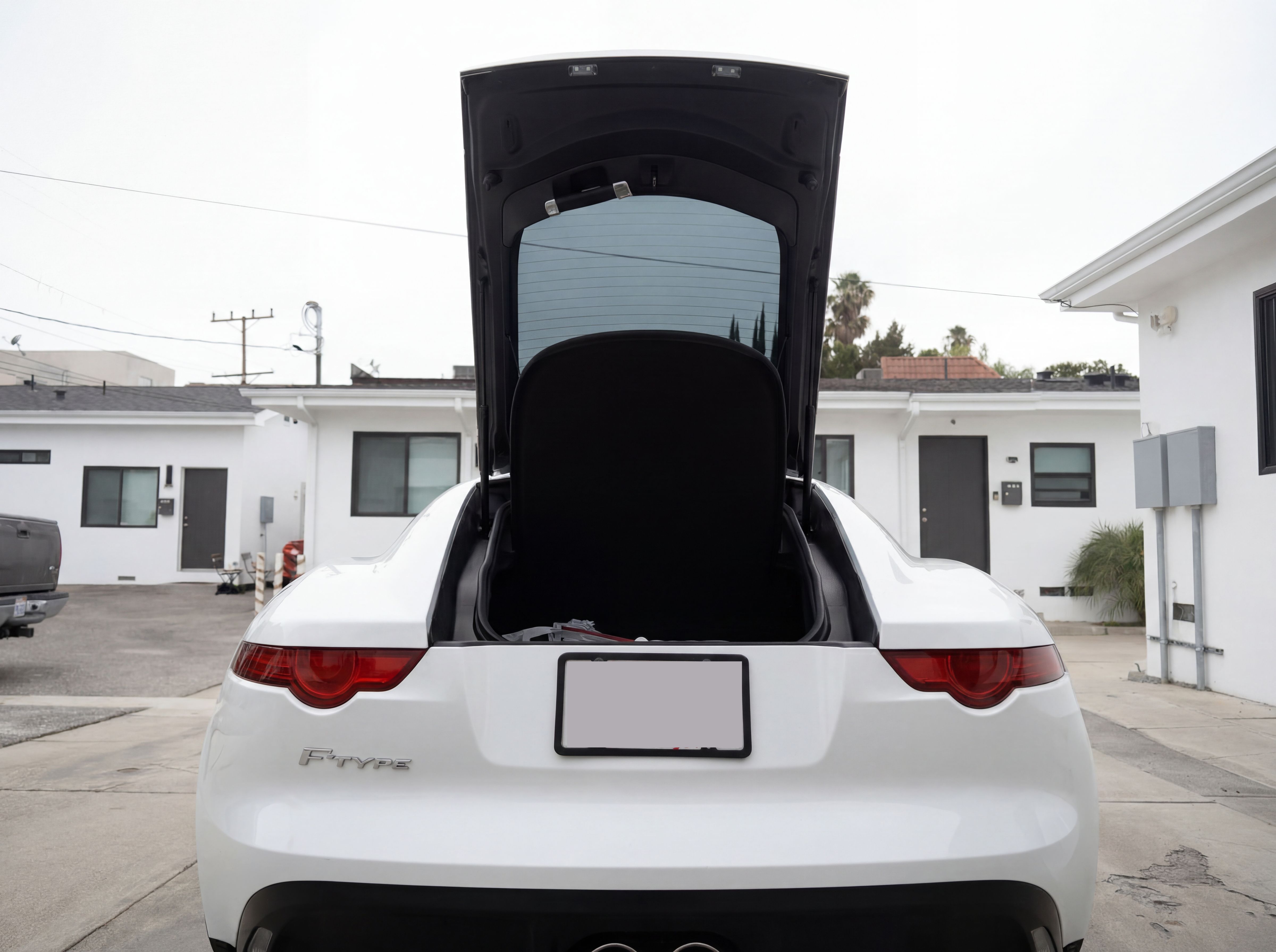 Used 2017 Jaguar F-TYPE Coupe RWD image 16