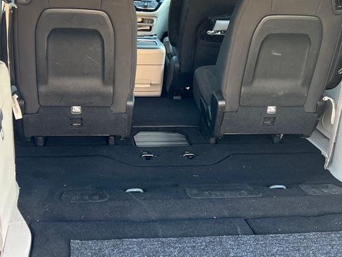 Used 2018 Chrysler Pacifica LX image 9