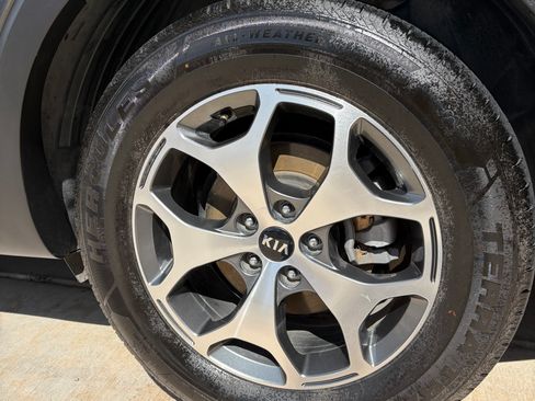 Used 2021 Kia Telluride EX image 24