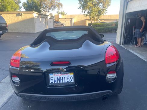 Used 2007 Pontiac Solstice Convertible 2D w/ Premium Package image 4