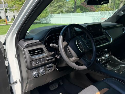 Used 2022 GMC Yukon XL AT4 AWD/4WD image 11