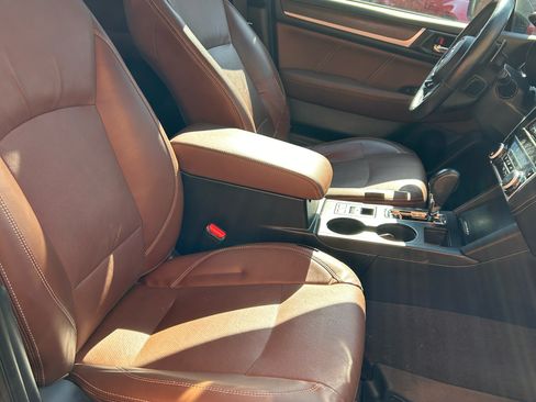 Used 2018 Subaru Outback 3.6R Touring image 17