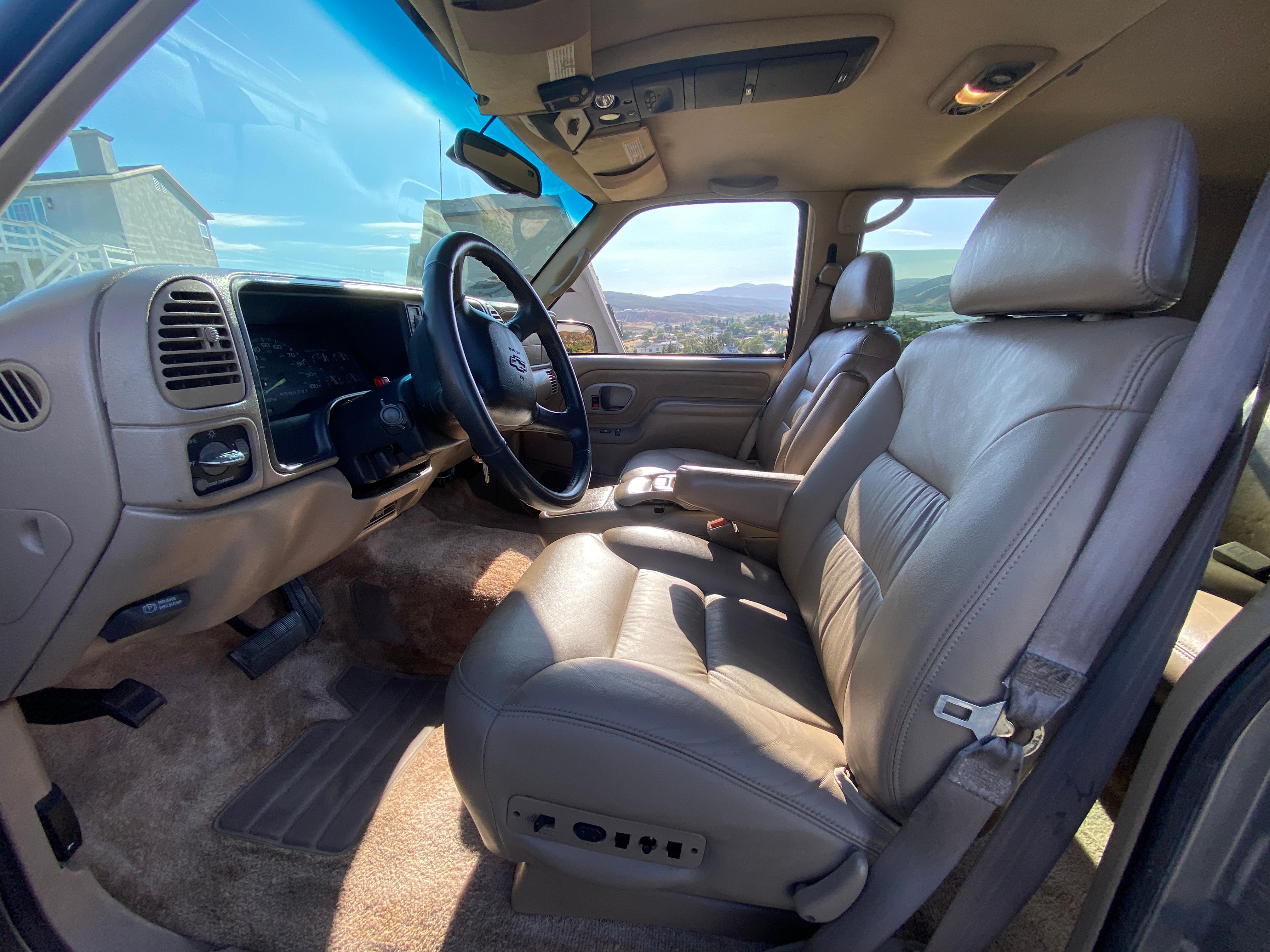 Used 1999 Chevrolet Tahoe 2WD w/ Comfort & Security Pkg image 8