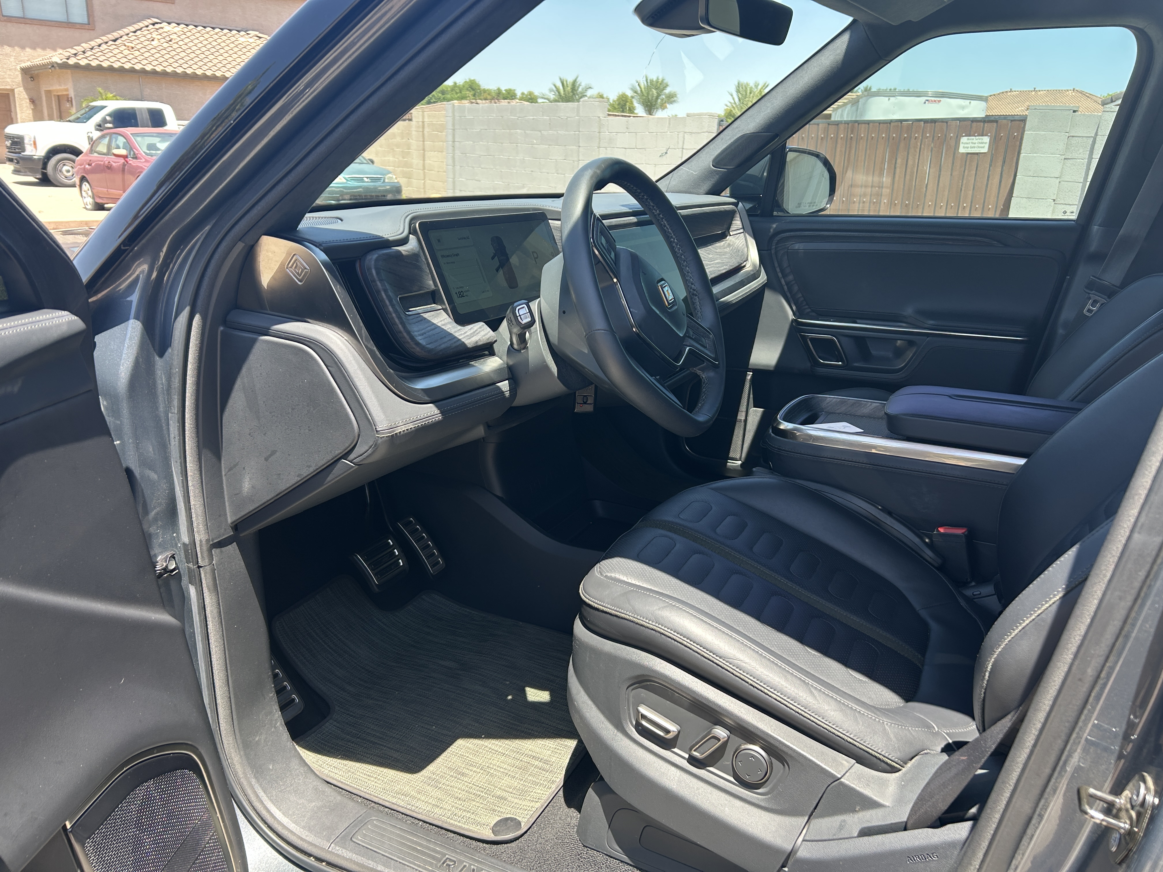 Used 2022 Rivian R1S Launch Edition AWD/4WD image 11