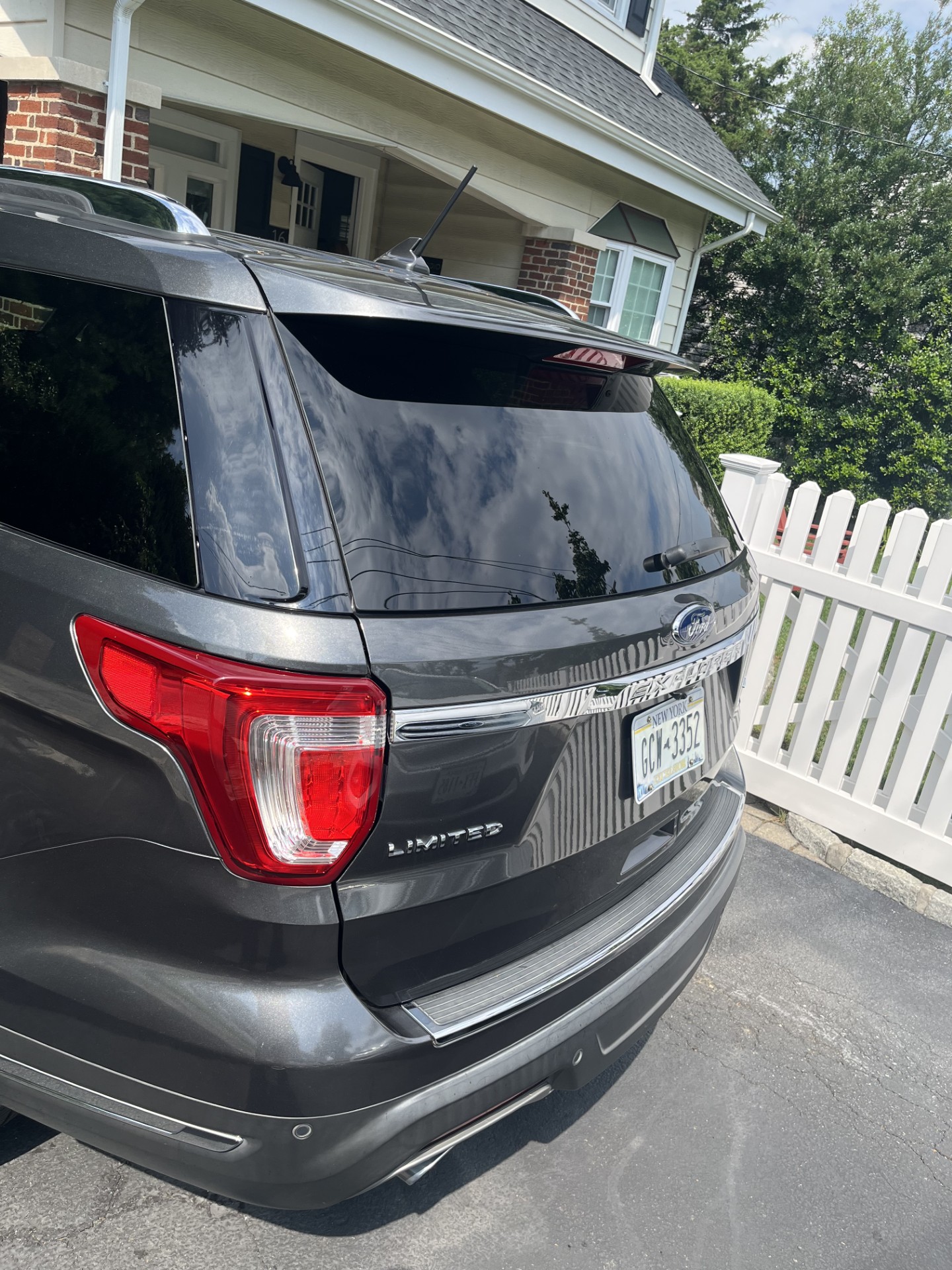 Used 2018 Ford Explorer Limited AWD/4WD image 4