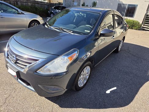 Used 2016 Nissan Versa SV image 2