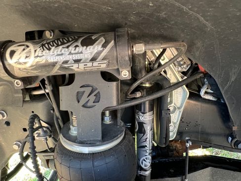 Used 2025 Ford F450 Platinum w/ FX4 Off-Road Package image 8