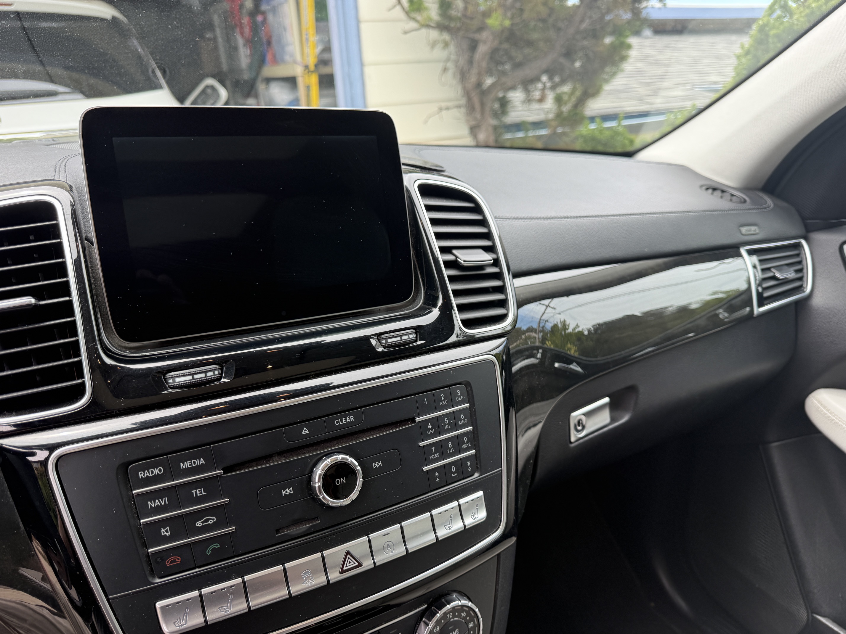 Used 2017 Mercedes-Benz GLS 450 4MATIC image 10