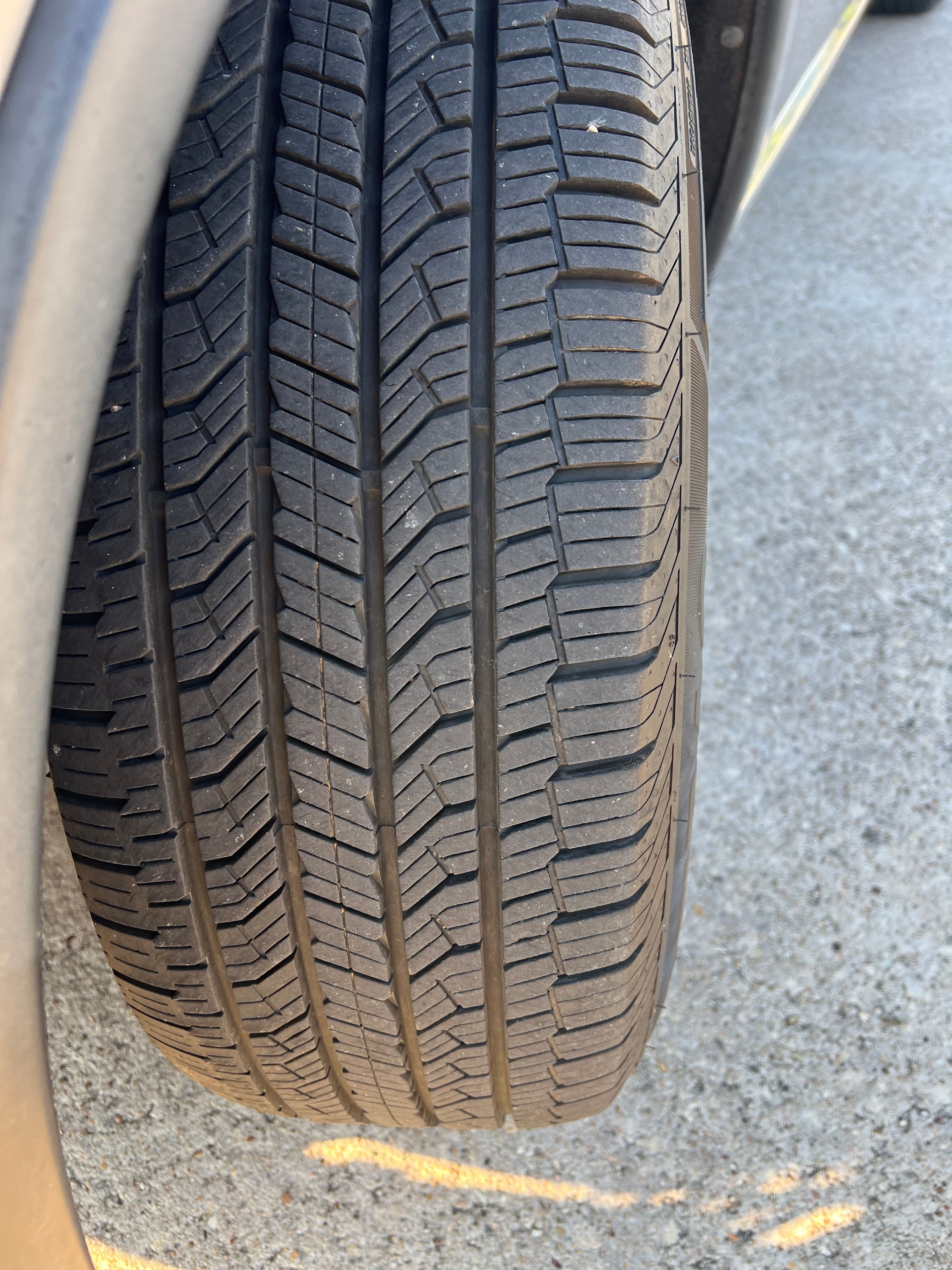 Used 2018 Dodge Durango SXT w/ 3rd Row Seating Group RWD image 11