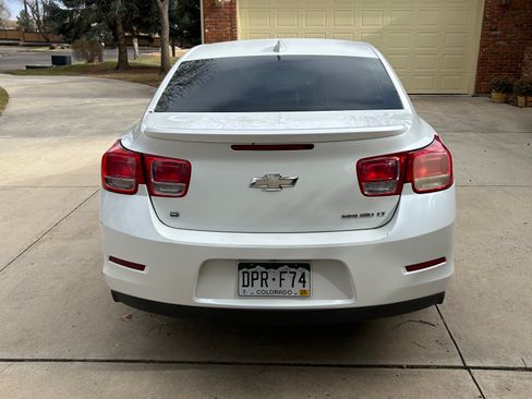 Used 2016 Chevrolet Malibu LT image 4