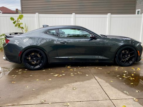 Used 2017 Chevrolet Camaro SS image 8