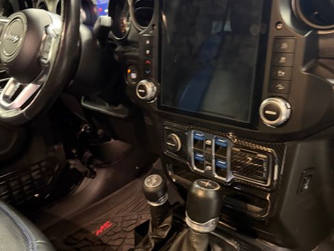 Used 2020 Jeep Gladiator Sport w/ Quick Order Package 24S image 14