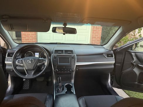 Used 2016 Toyota Camry LE FWD image 16