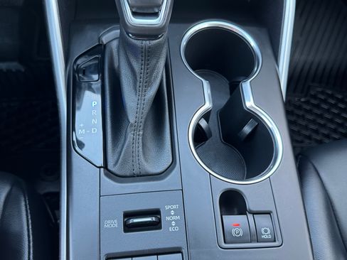 Used 2021 Toyota Highlander XLE image 19