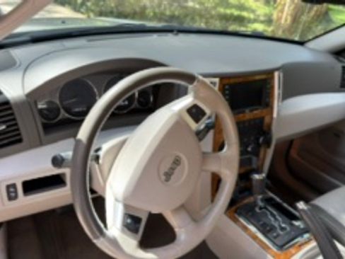 Used 2008 Jeep Grand Cherokee Limited w/ Quadra-Drive II 4X4 Group image 4