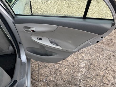 Used 2010 Toyota Corolla LE image 19
